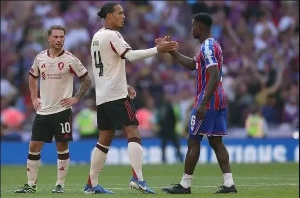 crystal_palace_kalahkan_liverpool_21_lewat_gol_menit_akhir_
