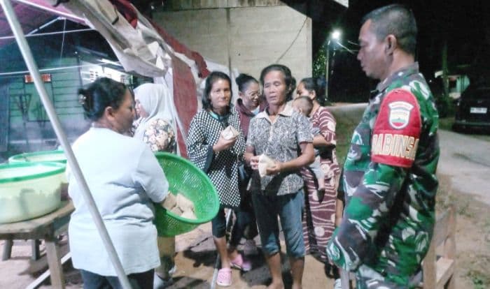 banjir_rendam_bonalumban_tapteng_dinsos_buka_dapur_umum_untuk_warga_terdampak_