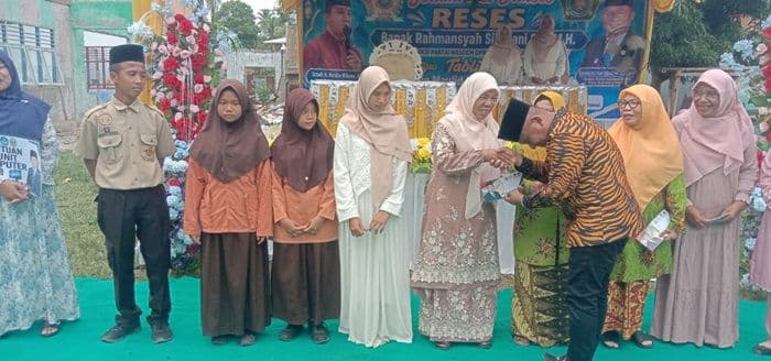reses_di_mtsn_1_barus_rahmansyah_sibarani_diminta_perjuangkan_dana_apbd_untuk_atasi_banjir