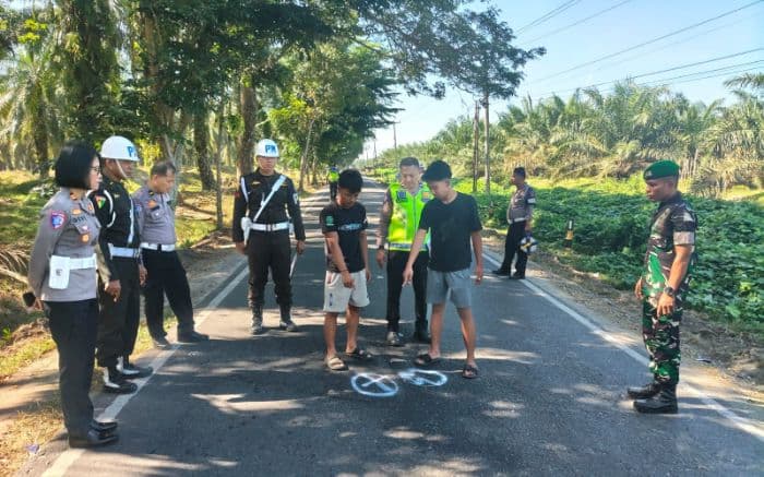 tabrakan_dengan_klx_dinas_tni_di_batu_bara_pengendara_yamaha_r15_tewas_
