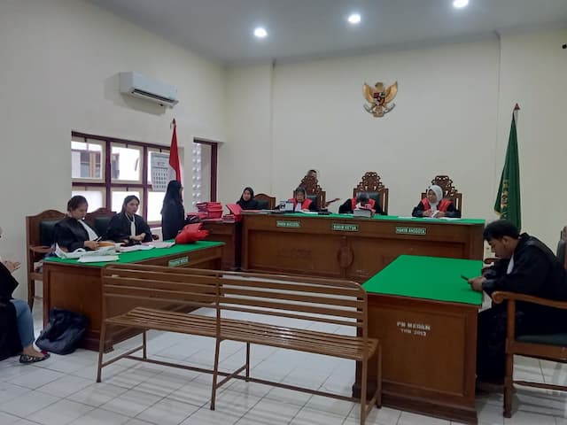 arisan_online_duos_berujung_rugi_rp571_juta_efrina_lubus_divonis_2_tahun_penjara