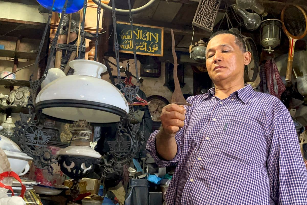 dari_jam_lawas_hingga_keris_koleksi_antik_di_medan_punya_cerita