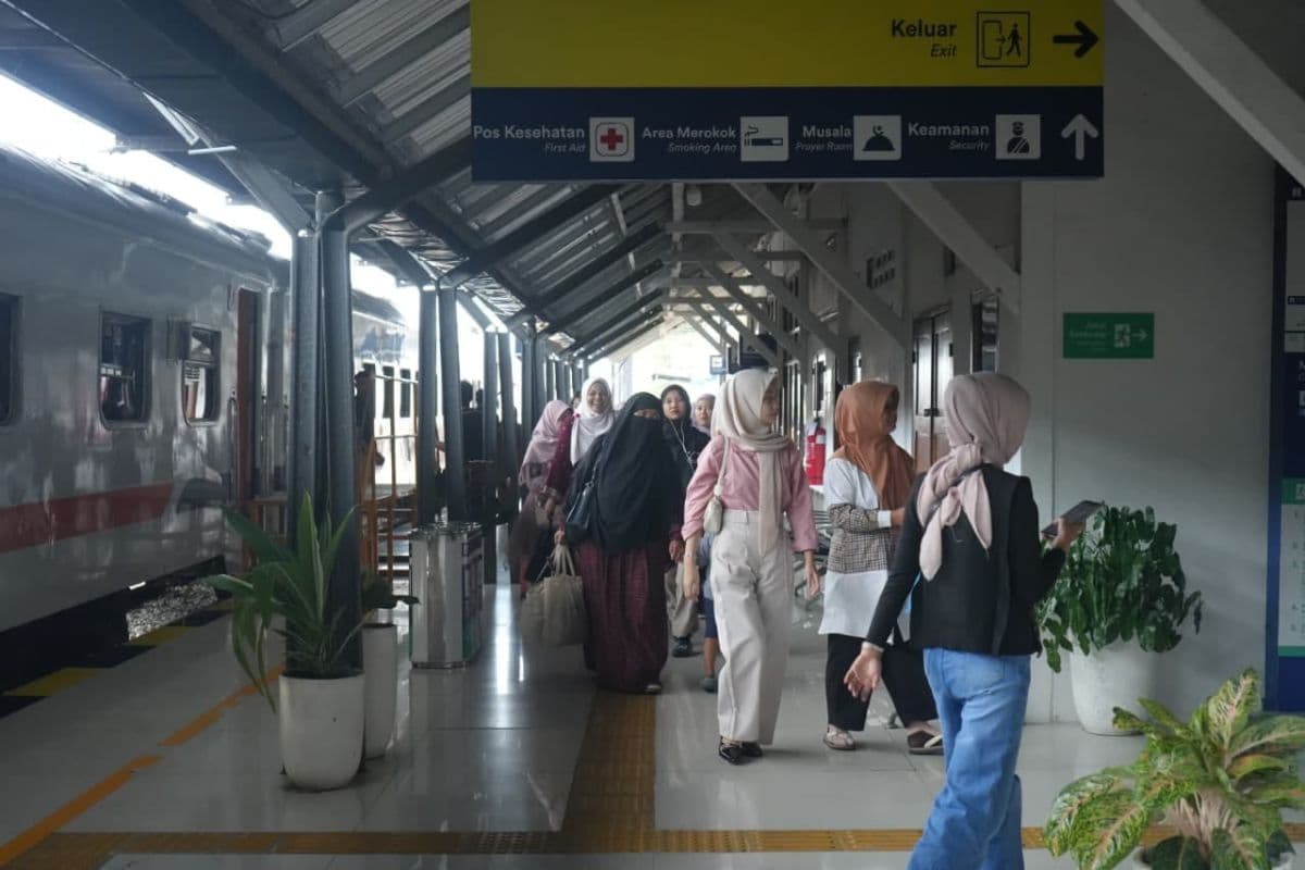 gen_z_dominasi_pengguna_kereta_api_kai_sumut_libatkan_328_pekerja_muda