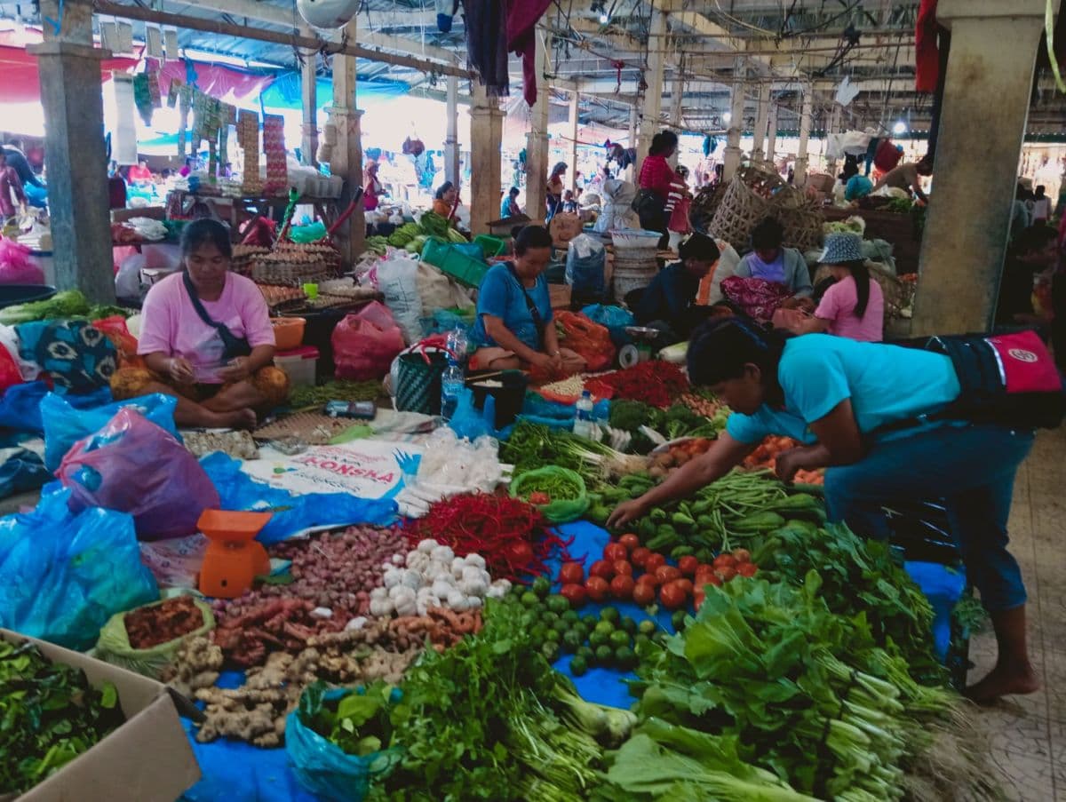 harga_bahan_pokok_di_pangururan_berfluktuasi_cabai_merah_turun_rp10000_per_kg