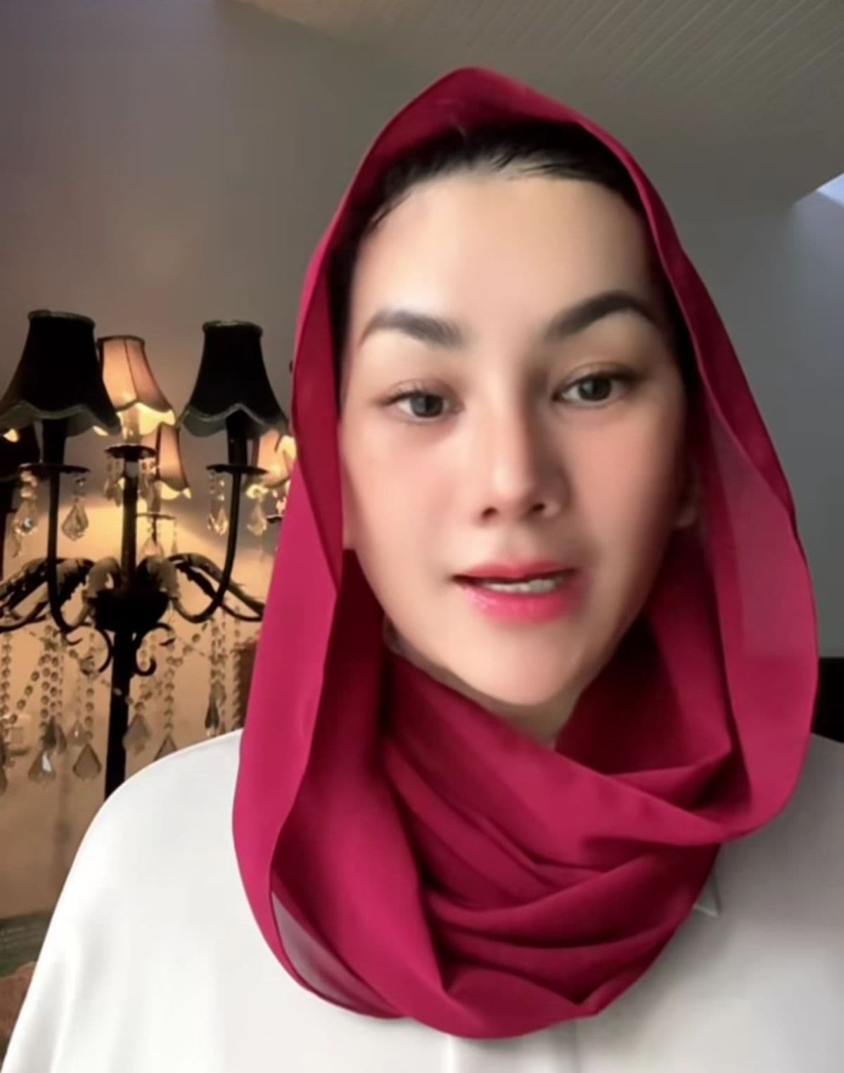 jelang_usia_50an_sarita_abdul_mukti_jalani_operasi_estetika_di_tailan