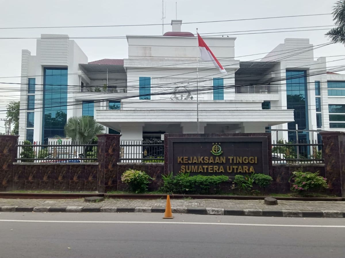 kejagung_dikabarkan_tangkap_aswas_kejati_sumut_kasi_penkum_bilang_begini