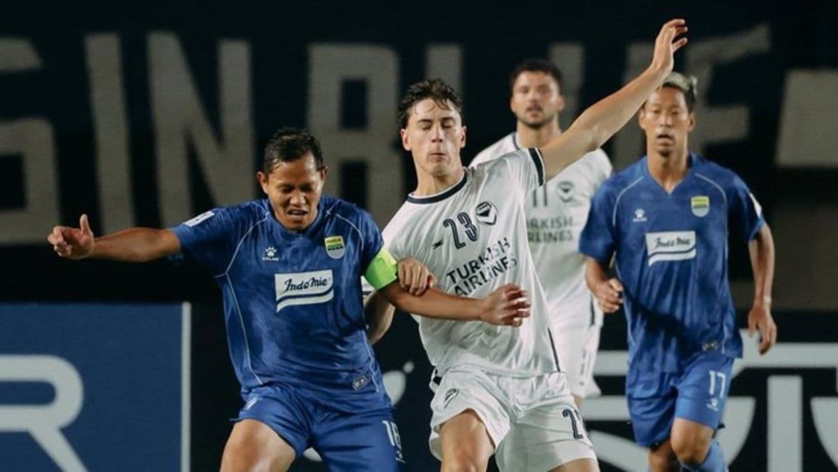 persib_bandung_kalahkan_melbourne_victory_20_sekulic_cetak_brace_di_acl_2
