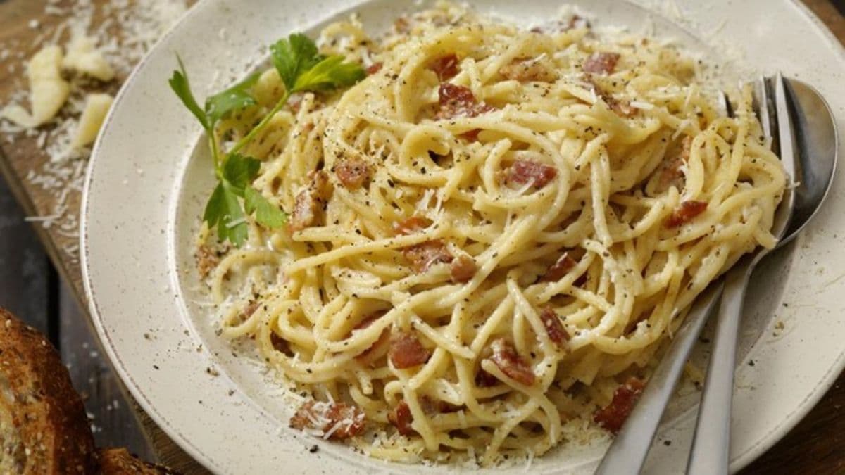 resep_spaghetti_carbonara_creamy_dengan_telur_dan_keju_parmesan