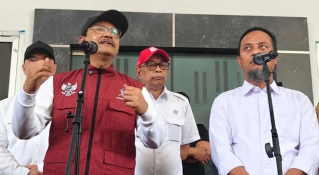 setahun_sekolah_rakyat_mensos_lebih_dari_44_ribu_anak_kini_mengenyam_pendidikan_