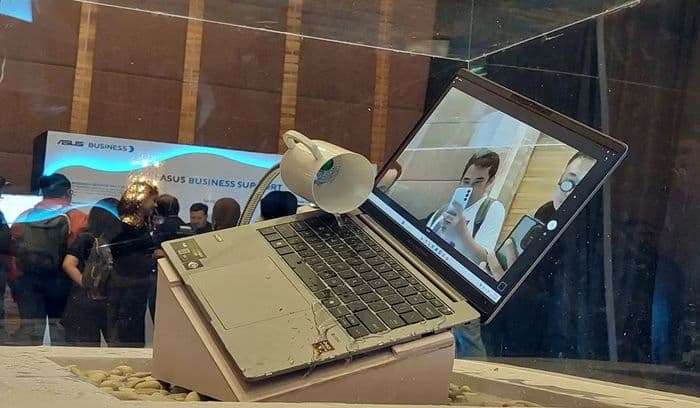 asus_expertbook_pm3_resmi_meluncur_laptop_bisnis_ultra_ringan_dengan_fitur_ai_ondevice_dan_performa_kencang