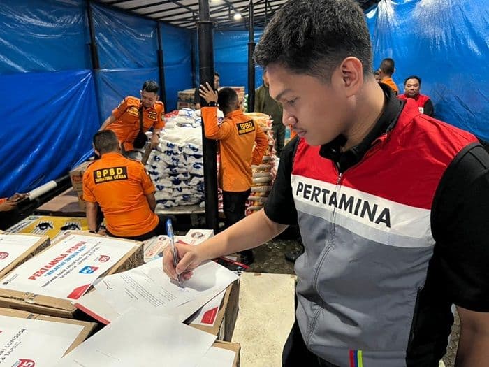 bumn_gerak_cepat_salurkan_bantuan_untuk_korban_banjir_dan_longsor_di_sibolga_tapteng_dan_tapsel