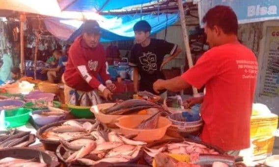 imbas_bencana_di_sibolga_tapteng_dan_taput_harga_ikan_di_pasar_balige_naik_