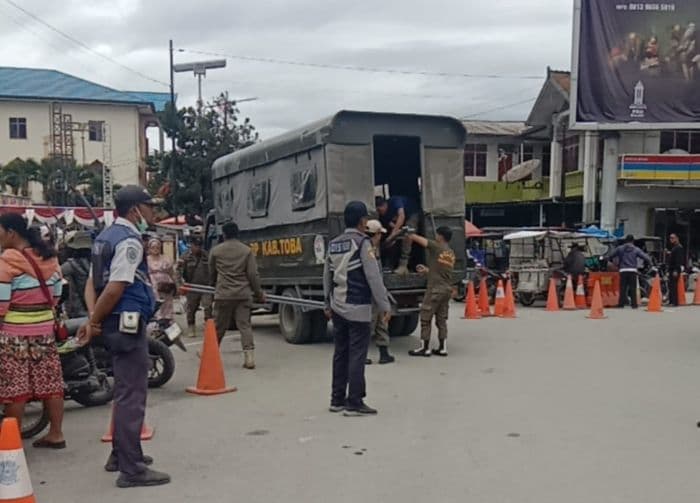 pemkab_toba_dirikan_posko_donasi_untuk_korban_banjir_dan_longsor_di_tapanuli