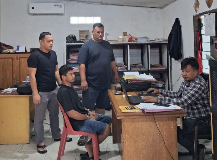 polsek_perdagangan_tangkap_pelaku_penggelapan_mobil_rental_avanza_hingga_riau