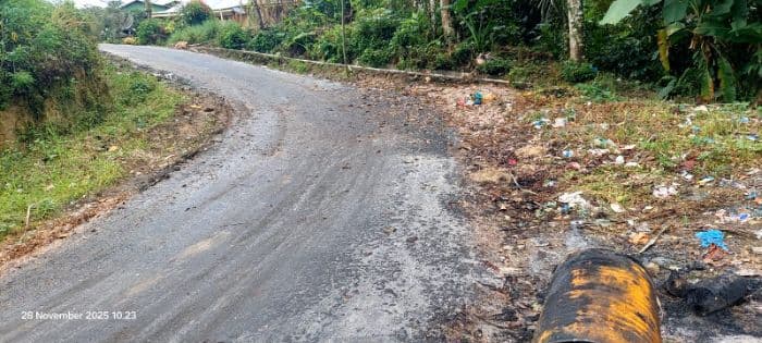 warga_minta_proyek_pengaspalan_dana_desa_di_dairi_dihentikan_karena_diduga_asalasalan