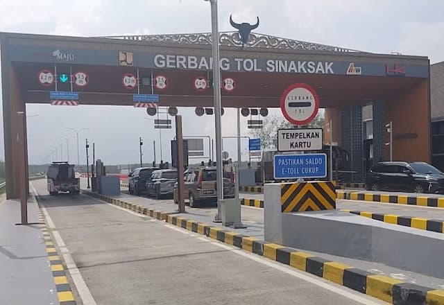 h3_perayaan_tahun_baru_2026_ribuan_kendaraan_lintasi_jalan_tol_sinaksak_dan_simpang_panei