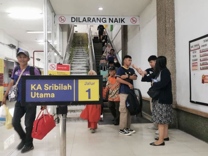 kai_divre_i_sumut_tingkatkan_angkutan_bbm_pasca_banjir_sibolgatapanuli_jelang_tahun_baru_2026