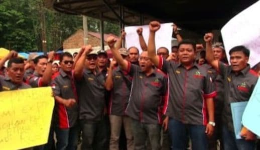 ratusan_pekerja_ex_ptpn_2_tuntut_keadilan_dan_kesejahteraan