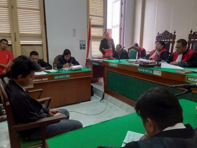 aniaya_anak_di_medan_sunggal_edwin_gunawan_divonis_15_tahun_penjara