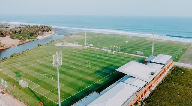 john_herdman_puji_fasilitas_bali_united_berpeluang_jadi_basis_latihan_timnas_