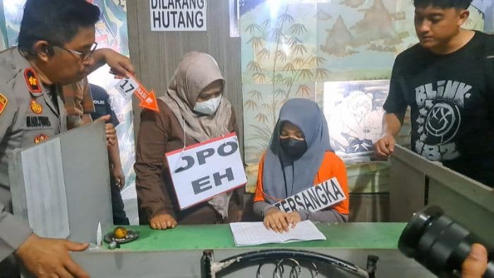polisi_grebek_diduga_kantor_ormas_di_medan_amankan_mesin_judi_dan_4_orang