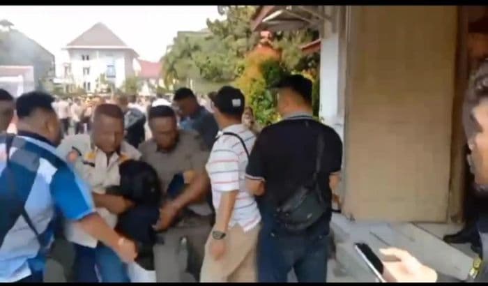 anggota_dewan_siantar_diadukan_pengamat_partai_harus_menindak_