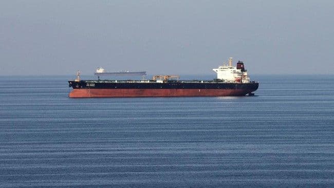 iran_izinkan_sejumlah_kapal_melintasi_selat_hormuz_secara_terbatas