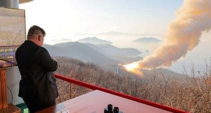 kim_jong_un_awasi_uji_mesin_roket_baru_korut_perkuat_program_icbm_