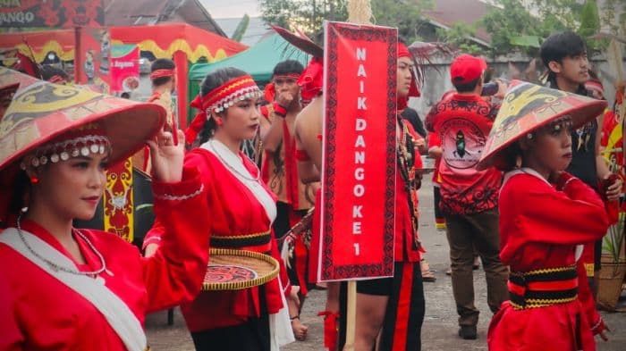 ada_apa_saja_di_festival_adat_naik_dango_pontianak