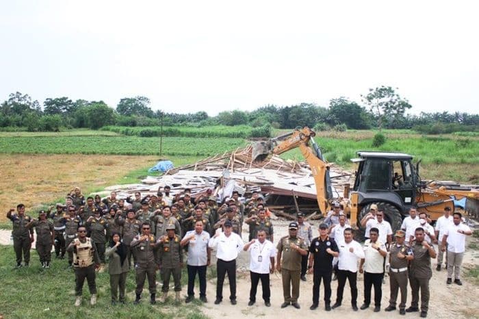 bnnk_dan_satpol_pp_tertibkan_3_kafe_di_beringin_deli_serdang_diduga_jadi_lokasi_narkoba