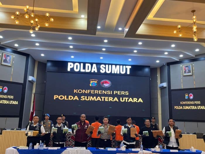 diupah_rp75_juta_mahasiswa_ini_bawa_150_kg_ganja_ditangkap_di_jalan_lintas_siantarparapat