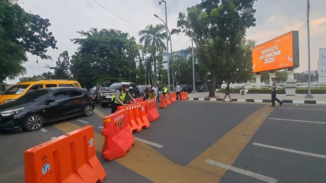kapolrestabes_medan_apresiasi_warga_sispamkota_dan_pengalihan_arus_lalin_berjalan_lancar