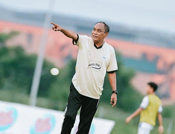 latih_psis_semarang_presiden_klub_ungkap_status_kas_hartadi_di_psms_medan