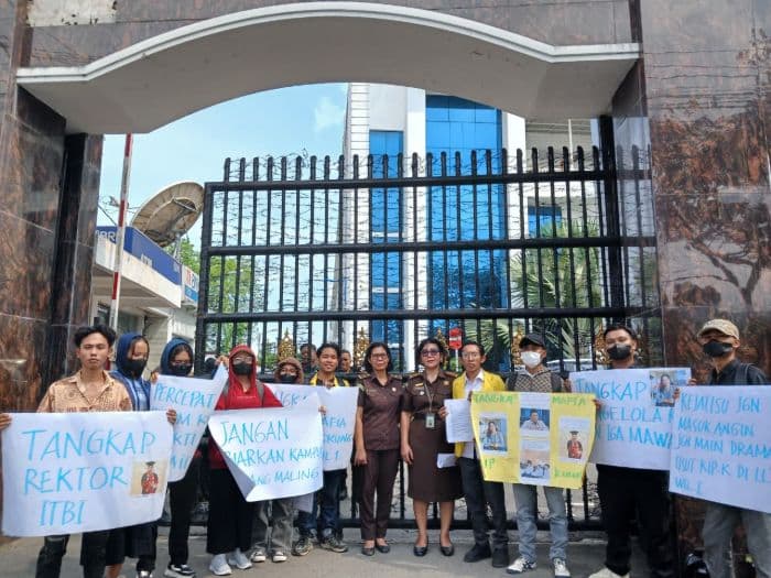mahasiswa_penerima_kip_kuliah_itbi_laporkan_dugaan_penyimpangan_dana_ke_kejati_sumut