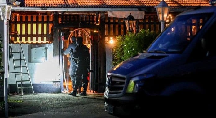 polisi_jerman_gerebek_geng_motor_hells_angels_di_28_kota_1200_personel_dikerahkan