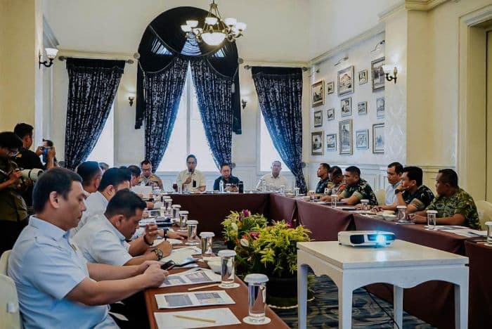 wali_kota_rico_waas_pastikan_akan_beri_ruang_buruh_sampaikan_aspirasi