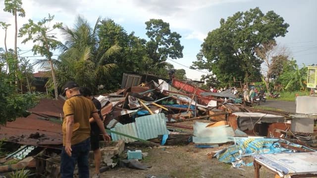 angin_kencang_hancurkan_bangunan_usaha_di_pematangsiantar_bpbd_lakukan_pendataan