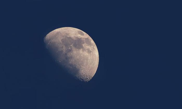 fenomena_blue_moon_dan_micromoon_akan_hiasi_langit_pada_31_mei_2026_apa_bedanya