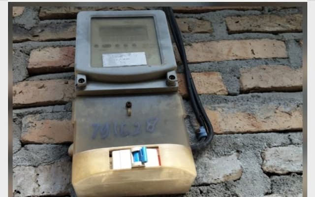pln_tebing_tinggi_putuskan_aliran_listrik_warga_tanpa_surat_peringatan