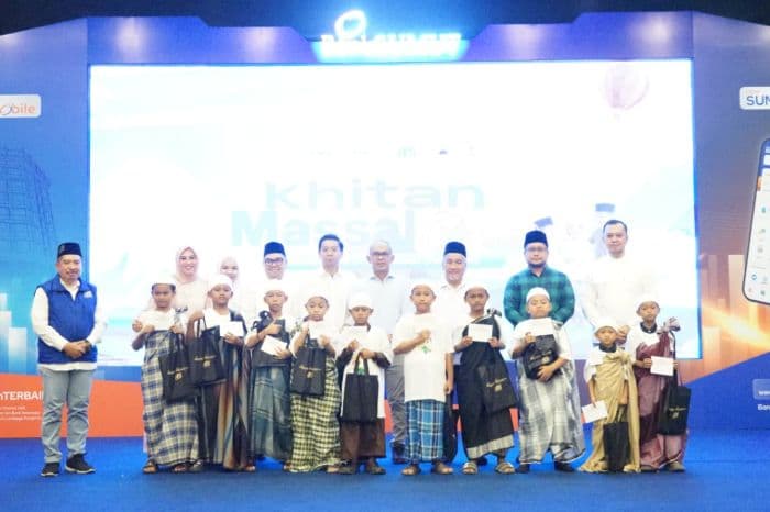 bank_sumut_salurkan_zakat_pegawai_100_anak_ikuti_khitan_massal
