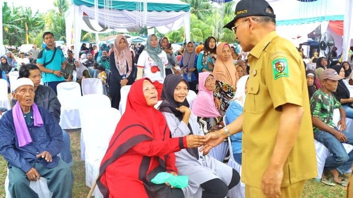 bupati_simalungun_pastikan_perbaikan_jalan_di_bandar_masilam_masuk_program_tahun_ini