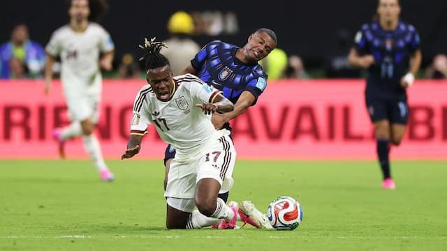 cedera_usai_ditekel_pemain_uruguay_nico_williams_itu_seharusnya_bisa_dihindari