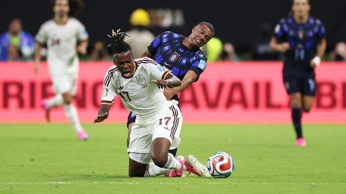 cedera_usai_ditekel_pemain_uruguay_nico_williams_itu_seharusnya_bisa_dihindari