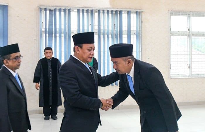 sekda_deli_serdang_lantik_dua_pejabat_administrator_ini_pesan_tegas_yang_disampaikan