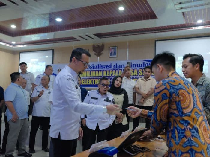 bupati_labusel_sosialisasikan_evoting_pilkades_berpeluang_jadi_yang_pertama_di_sumut