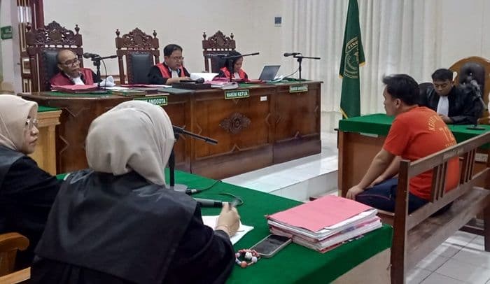 eks_sopir_pembakar_rumah_dan_pencuri_emas_milik_hakim_pn_medan_divonis_enam_tahun_penjara