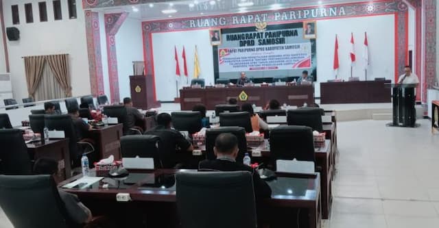 paripurna_dprd_samosir_kembali_diskors_bupati_dan_wakil_bupati_belum_hadir