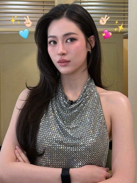 lingling_kwong_dinobatkan_sebagai_wanita_tercantik_di_dunia_2026