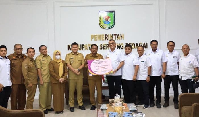 bupati_sergai_apresiasi_ptpn_iv_atas_program_csr_normalisasi_sungai