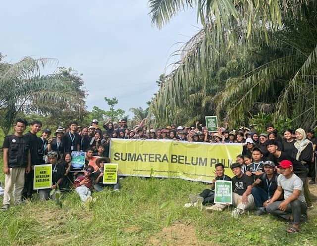 dorong_pemulihan_ekosistem_pesisir_walhi_sumut_dan_mahasiswa_unimed_tanam_pohon_di_langkat_